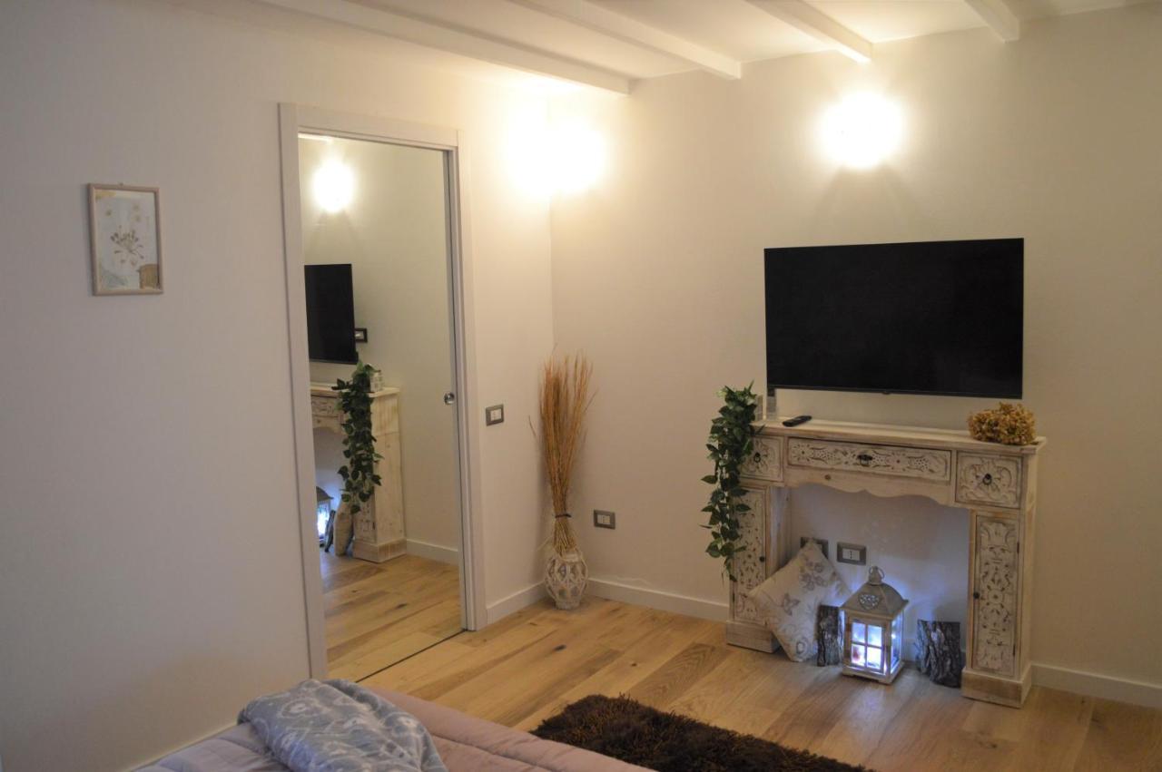 Domu 600 - Suite Mini Appartamento Cagliari Centro Storico ภายนอก รูปภาพ