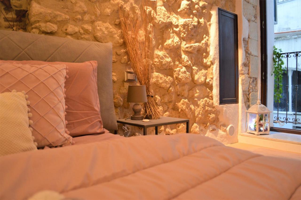 Domu 600 - Suite Mini Appartamento Cagliari Centro Storico ภายนอก รูปภาพ
