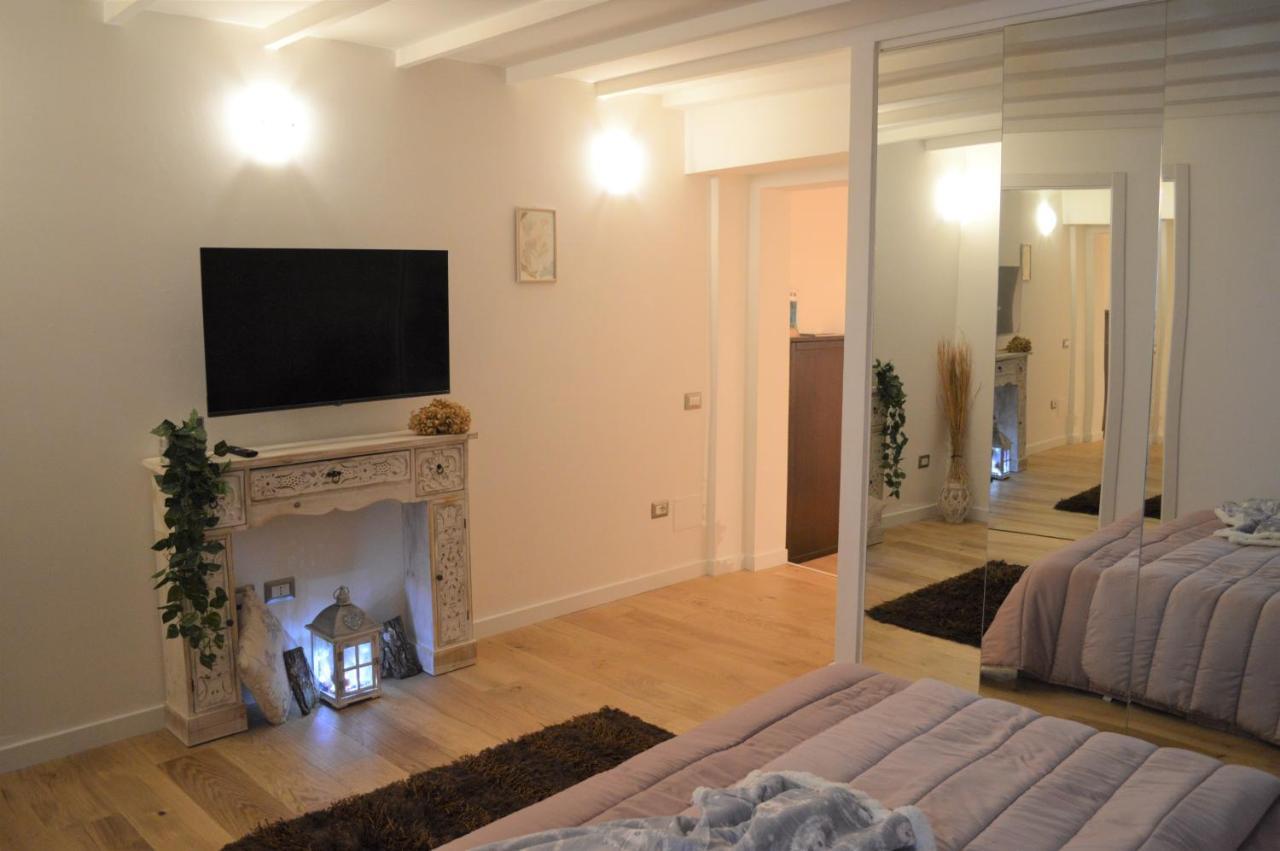 Domu 600 - Suite Mini Appartamento Cagliari Centro Storico ภายนอก รูปภาพ