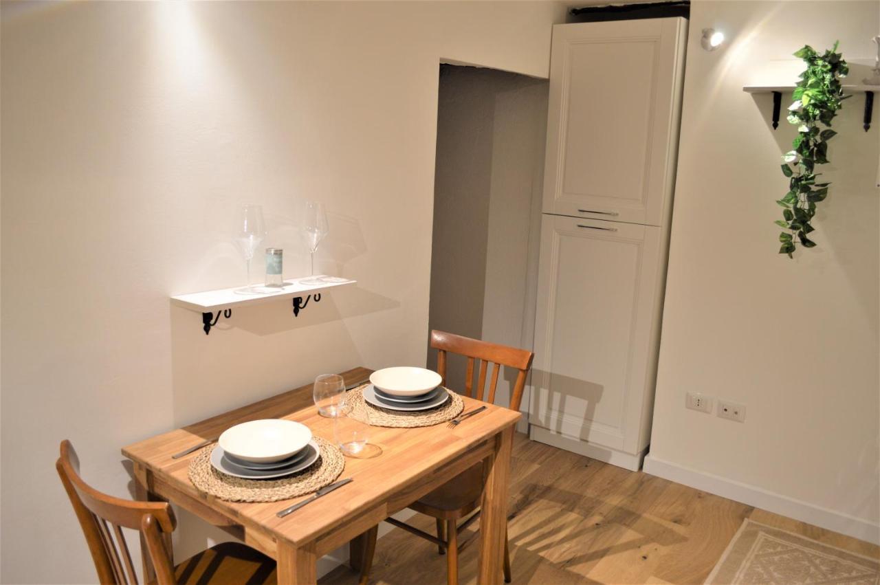 Domu 600 - Suite Mini Appartamento Cagliari Centro Storico ภายนอก รูปภาพ