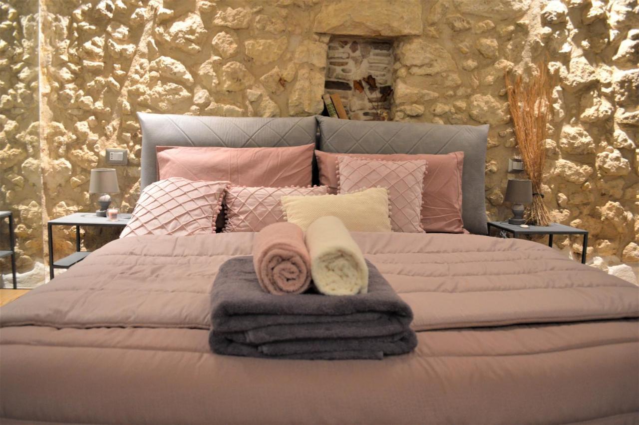 Domu 600 - Suite Mini Appartamento Cagliari Centro Storico ภายนอก รูปภาพ