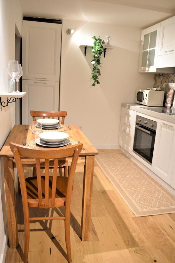 Domu 600 - Suite Mini Appartamento Cagliari Centro Storico ภายนอก รูปภาพ