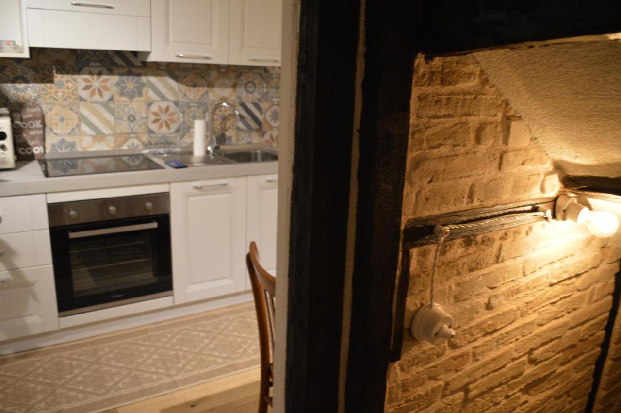 Domu 600 - Suite Mini Appartamento Cagliari Centro Storico ภายนอก รูปภาพ
